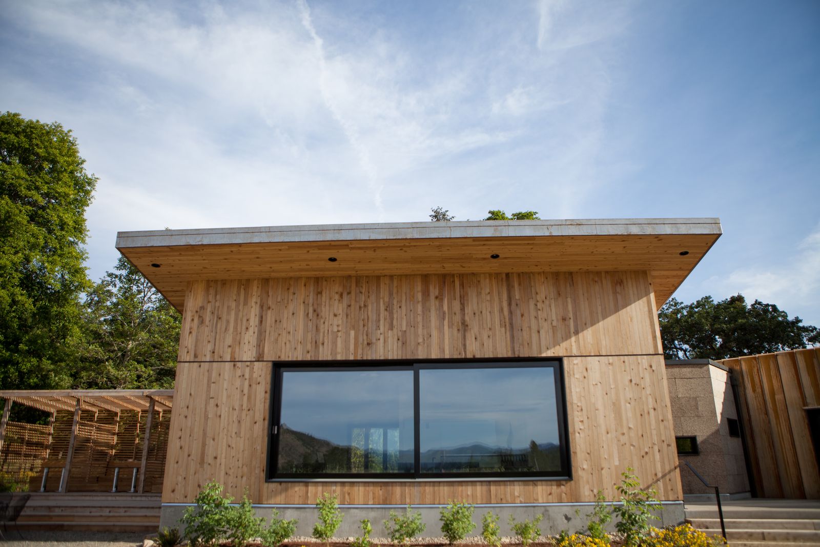 Cowhorn Vineyard: Estate